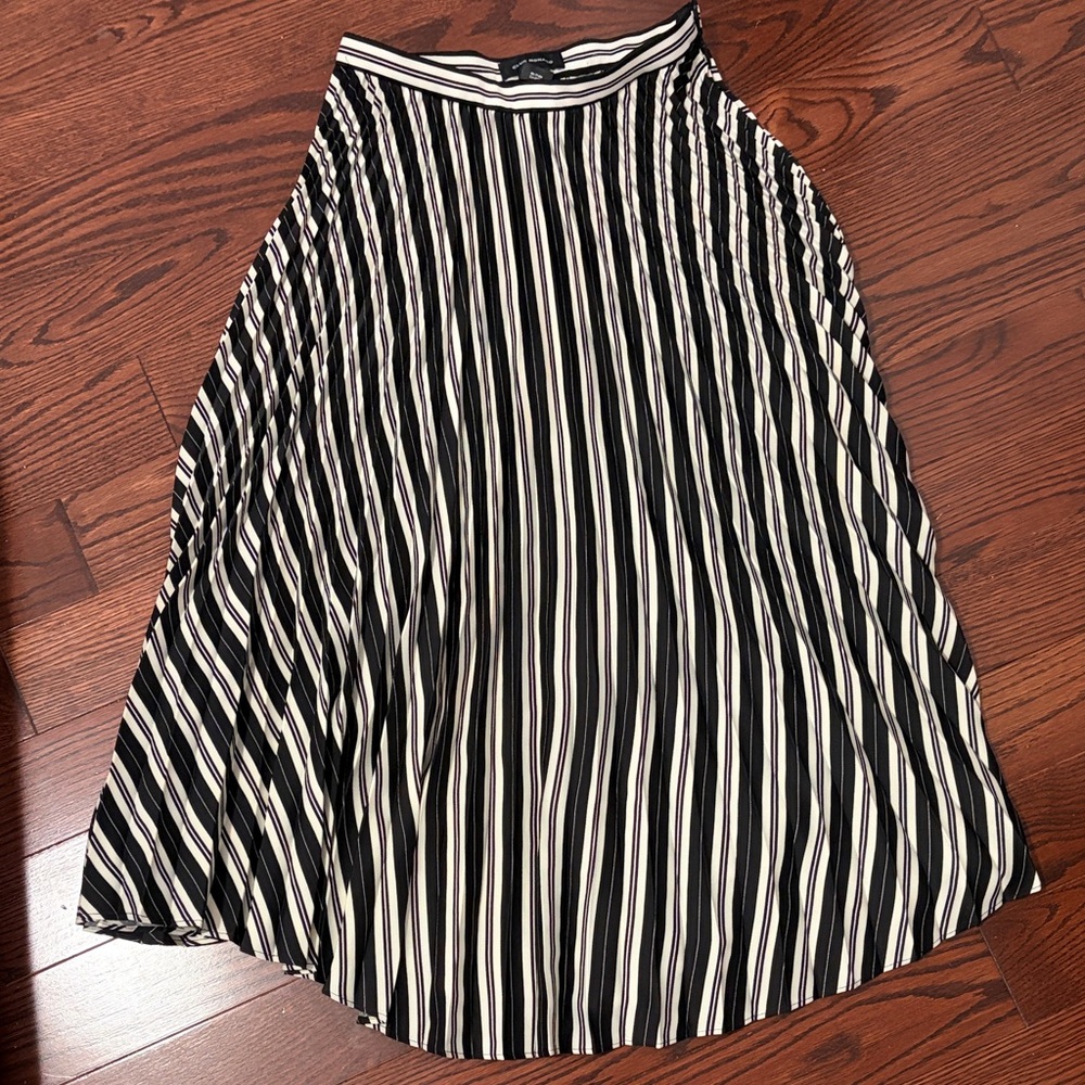 Club Monaco Black & White Striped Midi Skirt